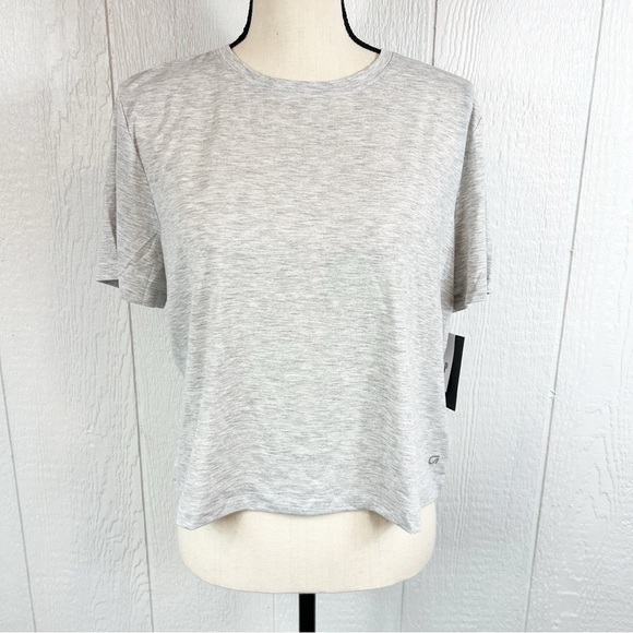 NEW Gap Fit Gray Athletic Crop Top Large - Picture 10 of 10